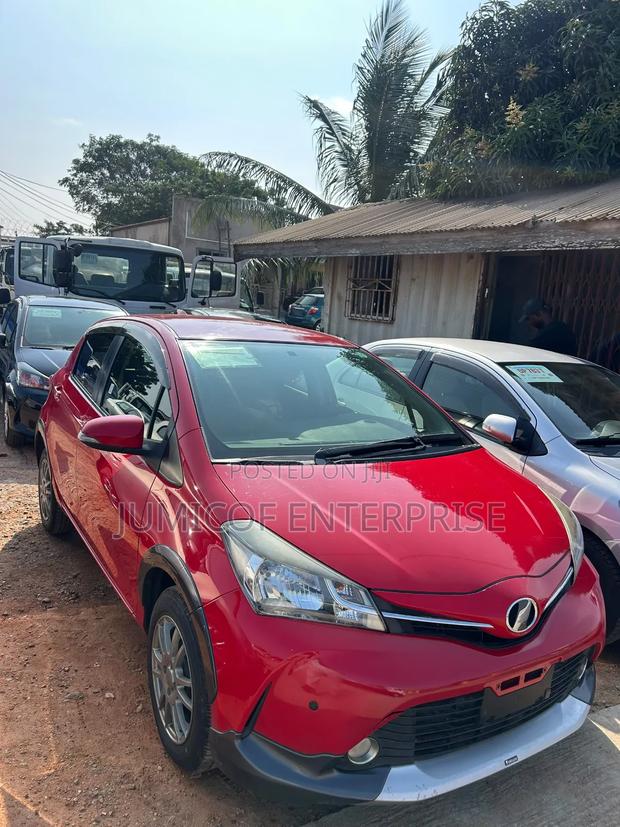 Toyota Vitz 2015 Red