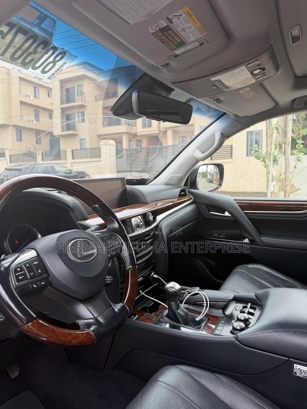 Lexus LX 570 (5 seats) AWD 2016 Gray