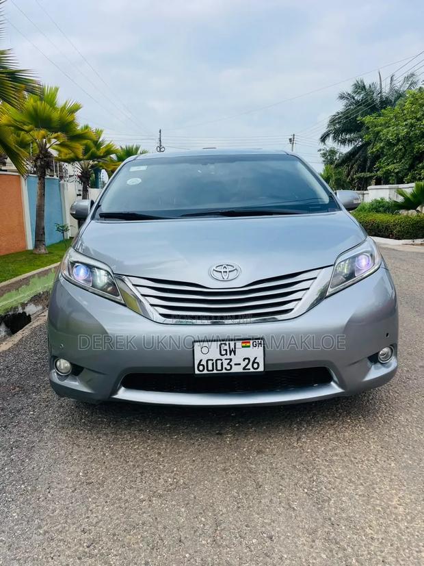 Toyota Sienna 2016 Gray