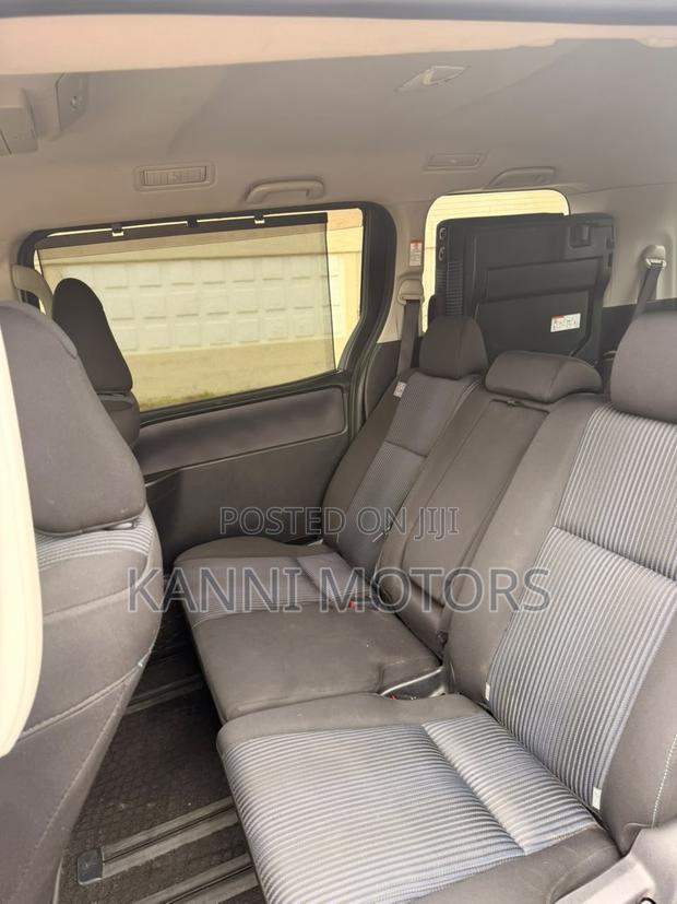 Toyota Voxy V 4WD 8-Seater 2015 Black