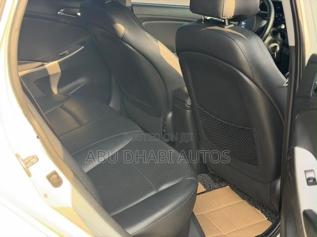 Hyundai Accent GS 4dr Hatchback (1.6L 4cyl 6A) 2014 White