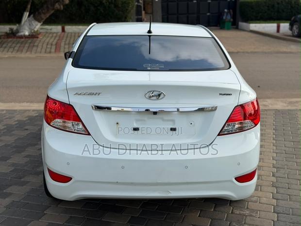 Hyundai Accent GS 4dr Hatchback (1.6L 4cyl 6A) 2014 White
