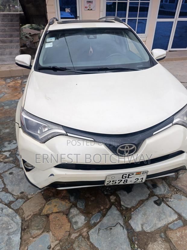 Toyota RAV4 2017 White