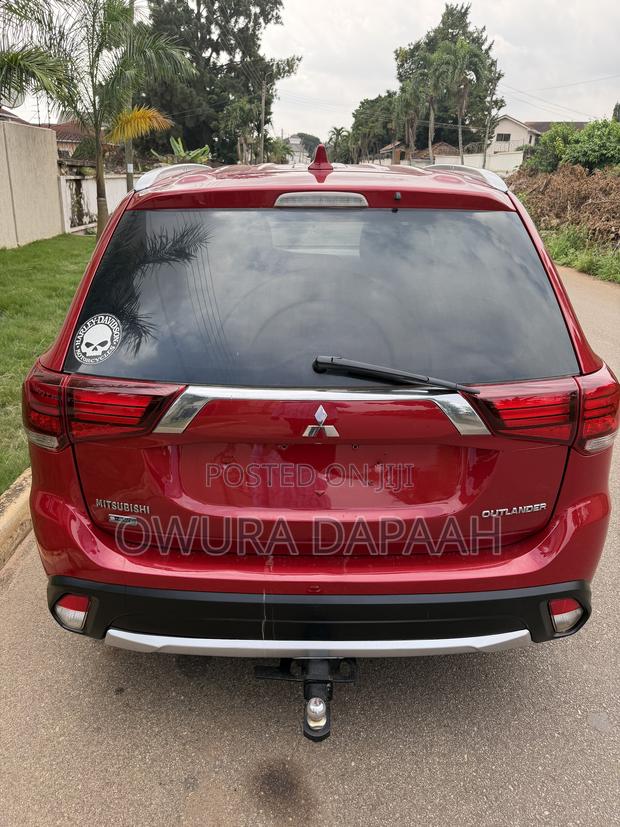 Mitsubishi Outlander 2.4 PHEV AWD 2018 Red
