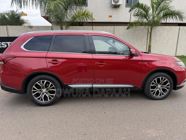 Mitsubishi Outlander 2.4 PHEV AWD 2018 Red