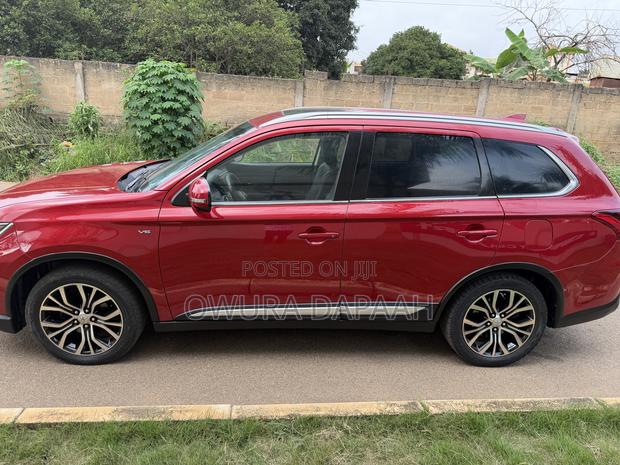 Mitsubishi Outlander 2.4 PHEV AWD 2018 Red