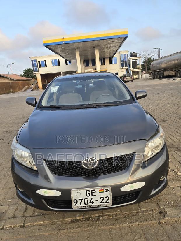 Toyota Corolla LE 4dr Sedan (1.8L 4cyl 4A) 2010 Gray