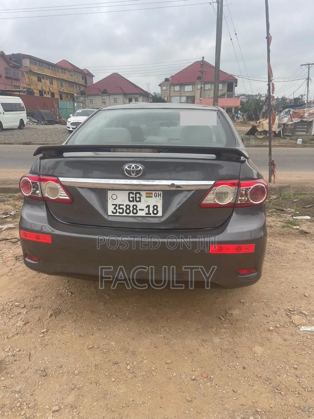 Toyota Corolla LE 4dr Sedan (1.8L 4cyl 4A) 2012 Gray