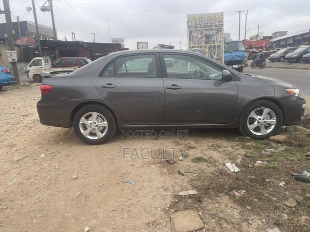 Toyota Corolla LE 4dr Sedan (1.8L 4cyl 4A) 2012 Gray