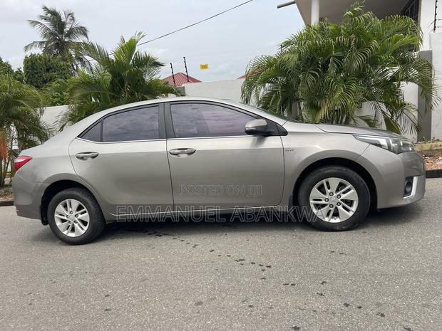 Toyota Corolla 2016 Silver