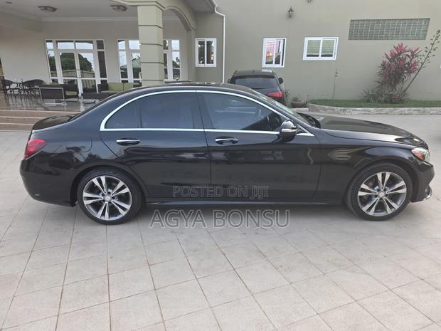 Mercedes-Benz C300 Luxury 4dr AWD 4Matic Sedan (2.0L 4cyl 7A) 2015 Black