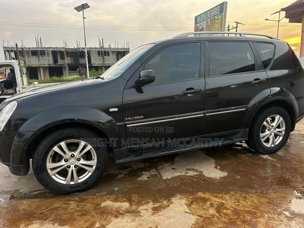 SsangYong Rexton 2012 Black