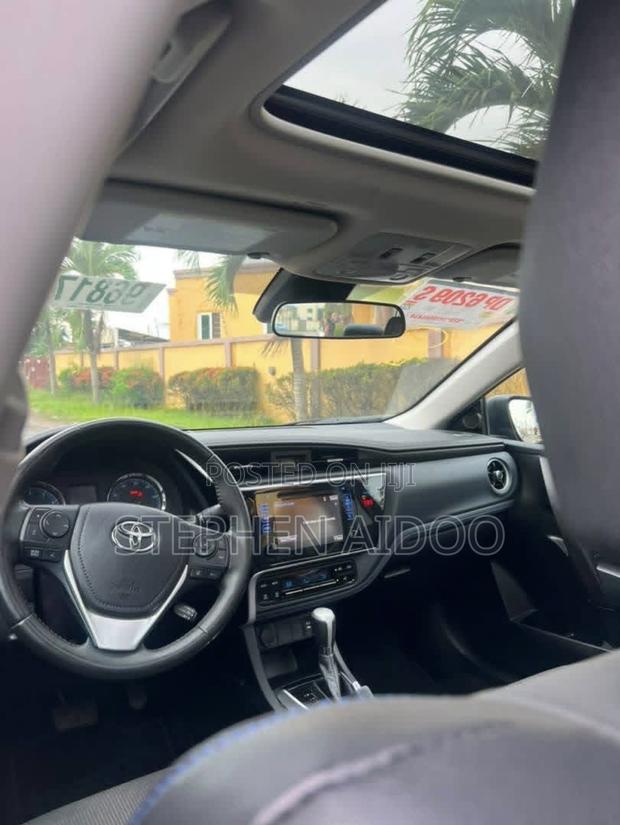 Toyota Corolla SE (1.8L 4cyl 2A) 2019 Black