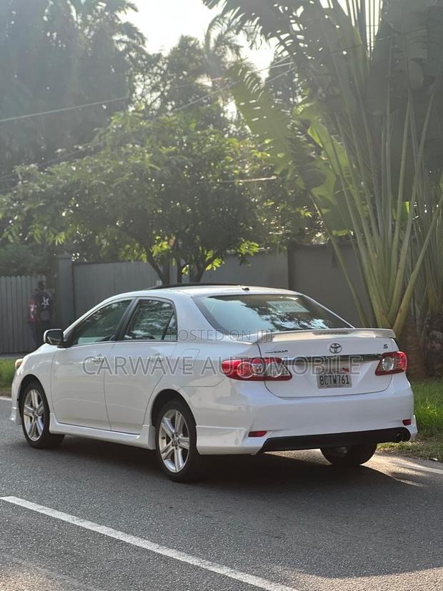 Toyota Corolla S 4dr Sedan (1.8L 4cyl 4A) 2013 White