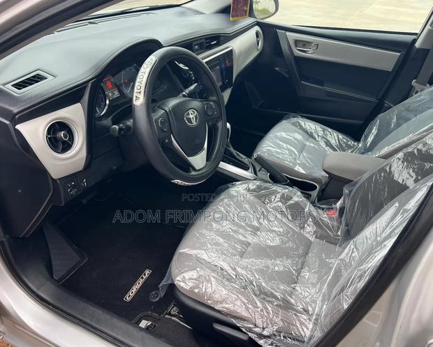Toyota Corolla 2019 Silver