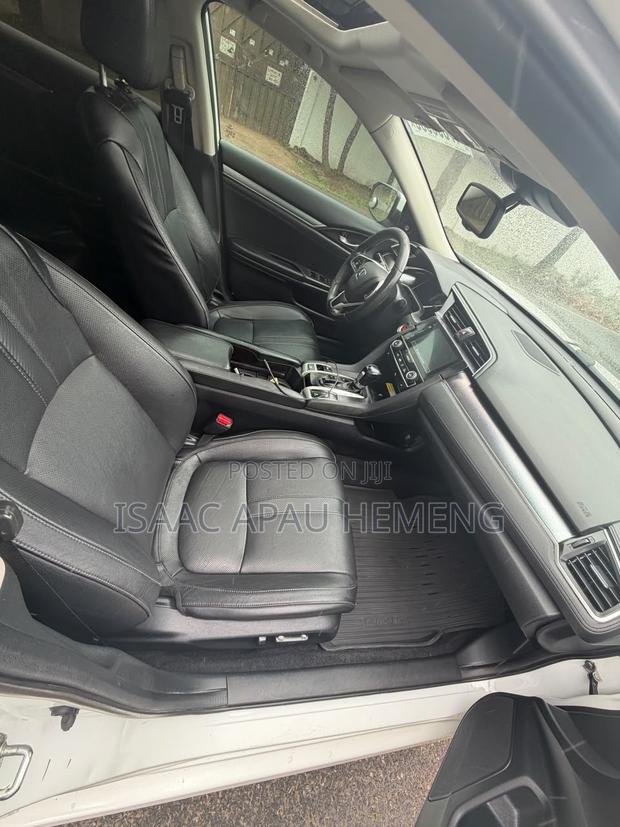 Honda Civic Touring Sedan 2018 White