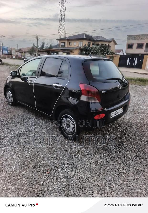 Toyota Vitz 2010 Black
