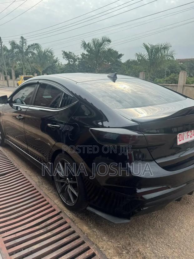 Hyundai Elantra 2018 Black