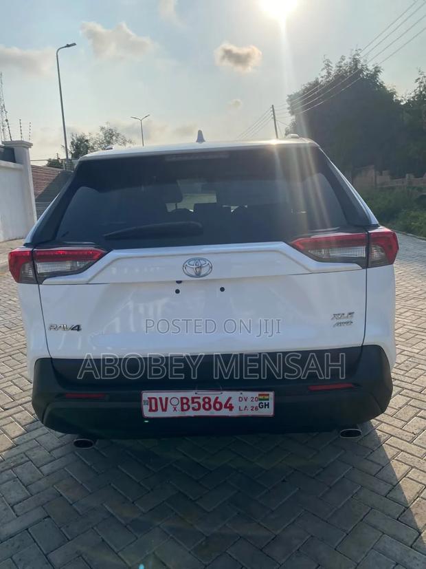 Toyota RAV4 2025 White