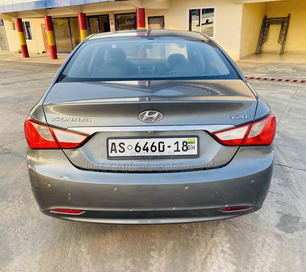 Hyundai Sonata GLS Sedan FWD (2.4L 4cyl 6A) 2013 Gray
