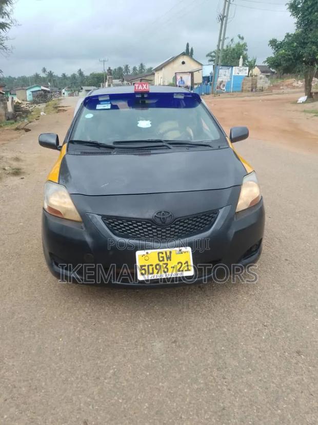 Toyota Yaris 2010 Black