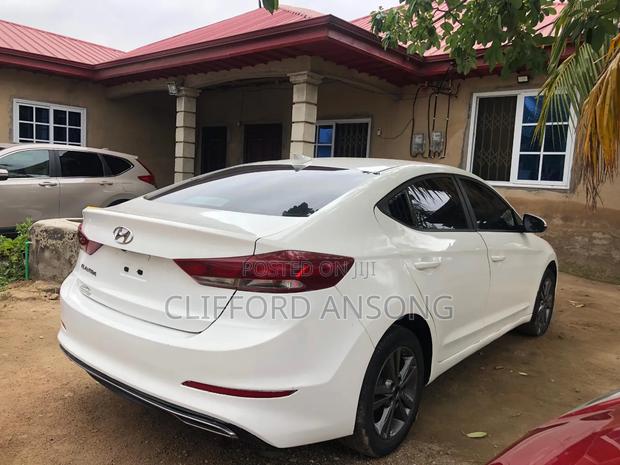 Hyundai Elantra ECO Sedan FWD (1.4L 4cyl 7A) 2017 White