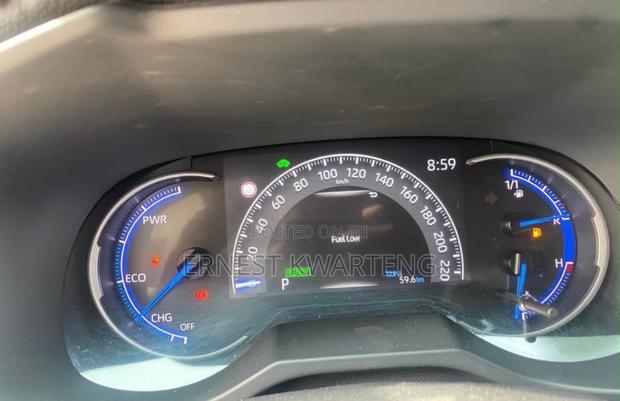 Toyota RAV4 2021 White