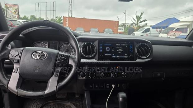 Toyota Tacoma 2019 Black