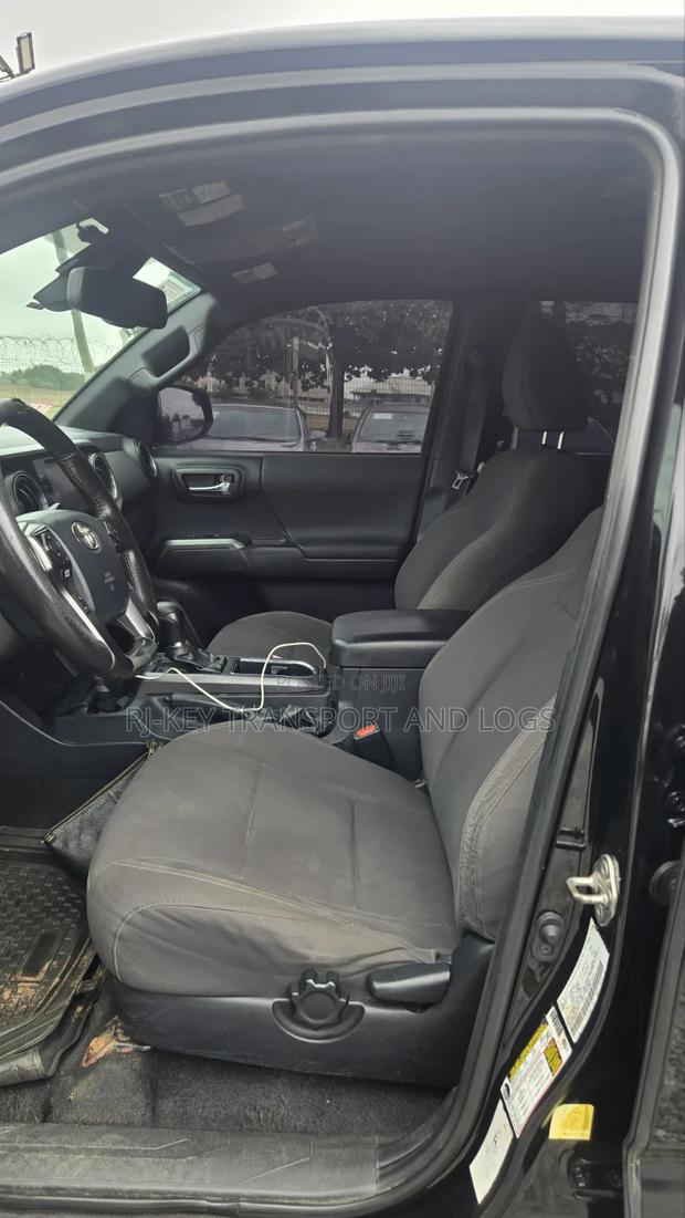 Toyota Tacoma 2019 Black