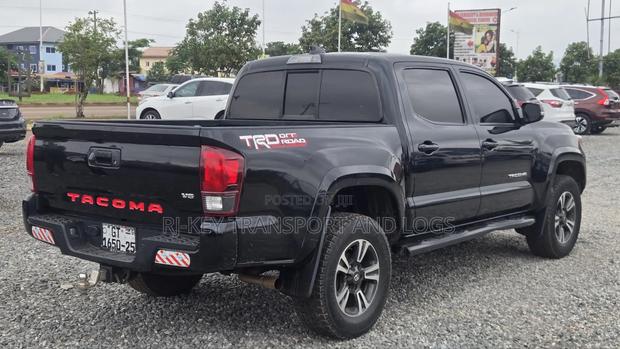 Toyota Tacoma 2019 Black