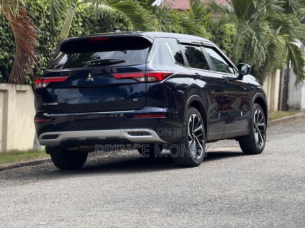 Mitsubishi Outlander 2024 Black