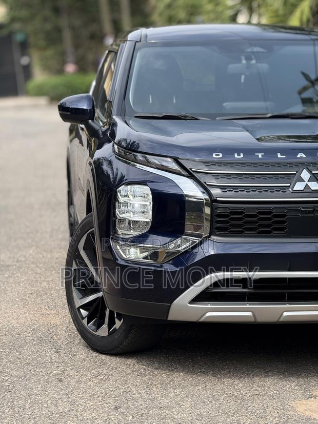 Mitsubishi Outlander 2024 Black