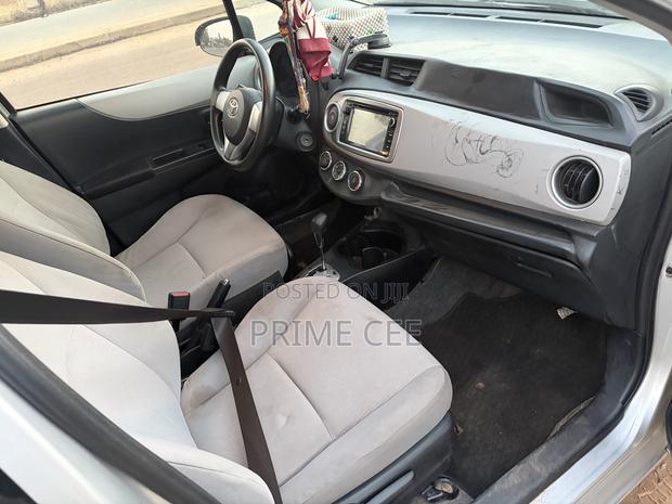 Toyota Vitz 2012 Silver