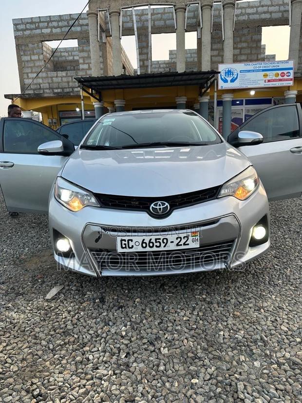 Toyota Corolla S 4dr Sedan (1.8L 4cyl CVT) 2015 Silver