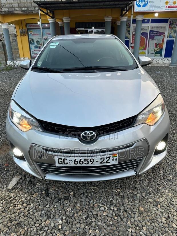 Toyota Corolla S 4dr Sedan (1.8L 4cyl CVT) 2015 Silver