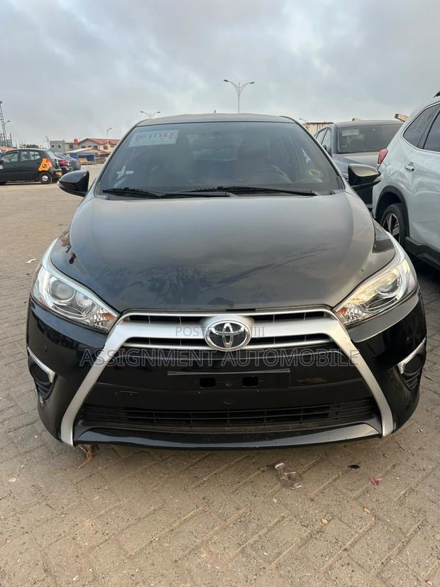 Toyota Yaris 2015 Black