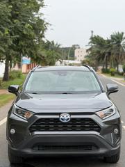 Toyota RAV4 XLE Premium 2021 Gray for sale