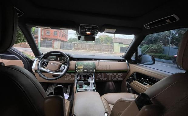 Land Rover Range Rover Vogue 2024 Beige