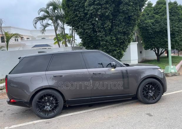 Land Rover Range Rover Vogue 2024 Beige