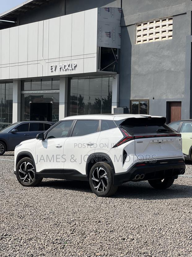 Geely Boyue 2023 White