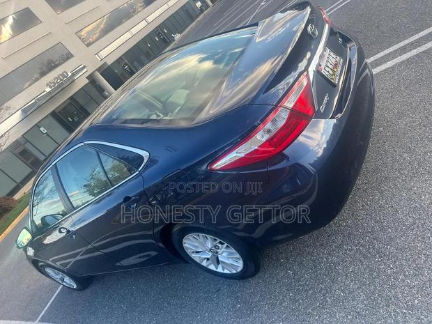Toyota Camry 2017 Blue