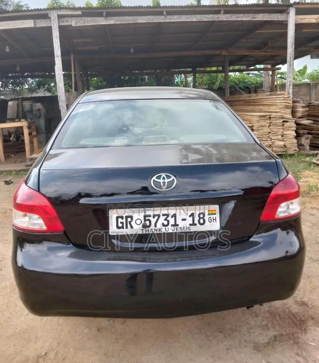 Toyota Yaris 2010 Black