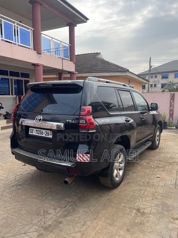Toyota Land Cruiser Prado 2012 Black