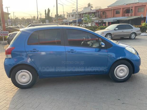 Toyota Vitz 2010 Blue