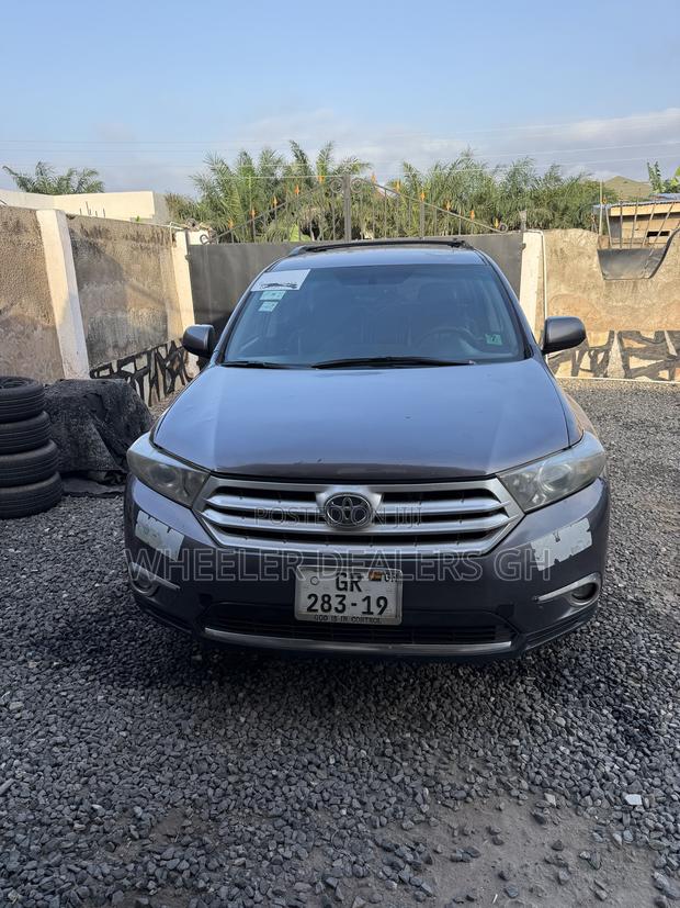 Toyota Highlander Limited 3.5l 4WD 2013 Gray