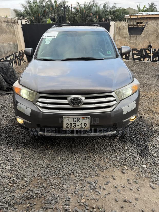 Toyota Highlander Limited 3.5l 4WD 2013 Gray