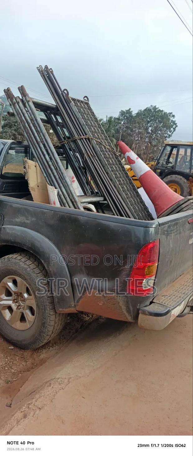 Toyota Hilux 2010 Black