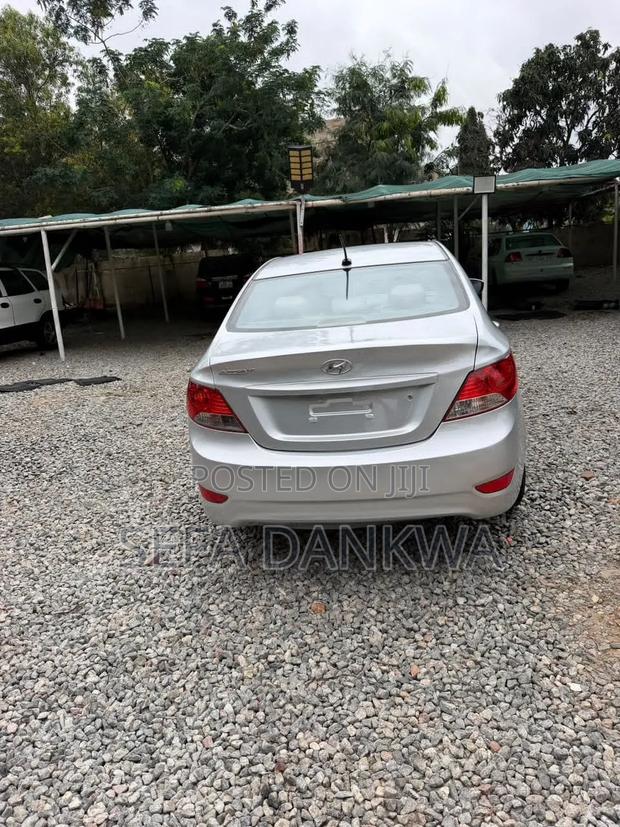 Hyundai Accent 2013 Silver