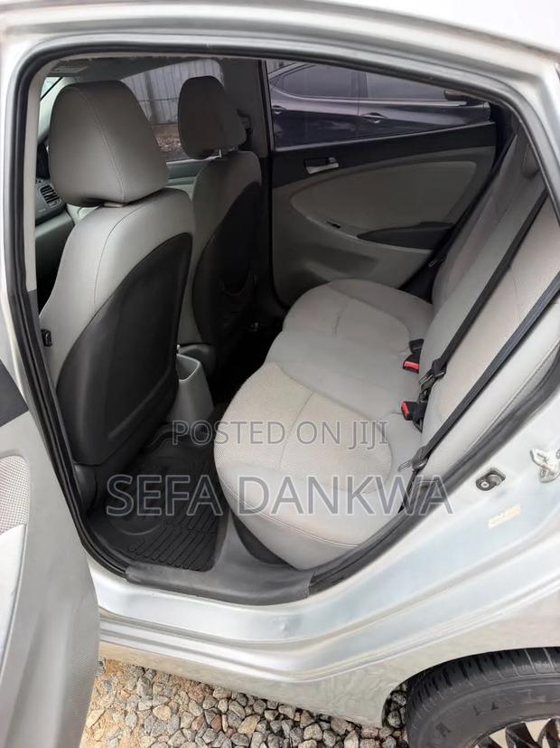 Hyundai Accent 2013 Silver