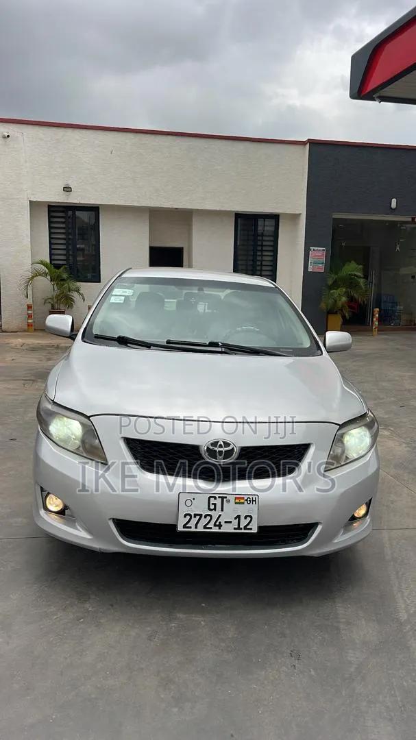 Toyota Corolla 2010 Silver